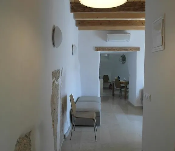 Antica شقة فيرسار