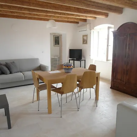 Antica Apartment *