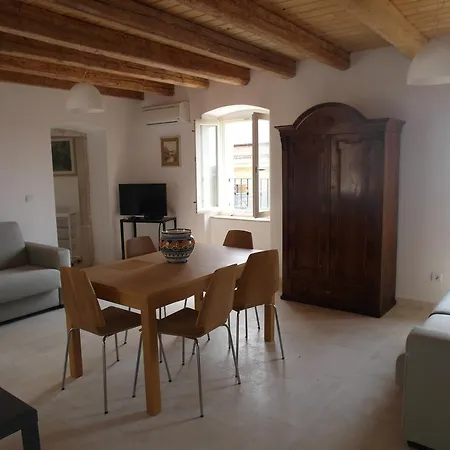 Antica Apartment *